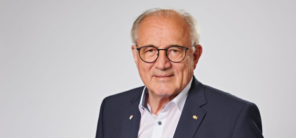Heinz Hilgers wurde auf der Bundesmitgliederversammlung in Berlin als Präsident des Kinderschutzbundes veraschiedet.