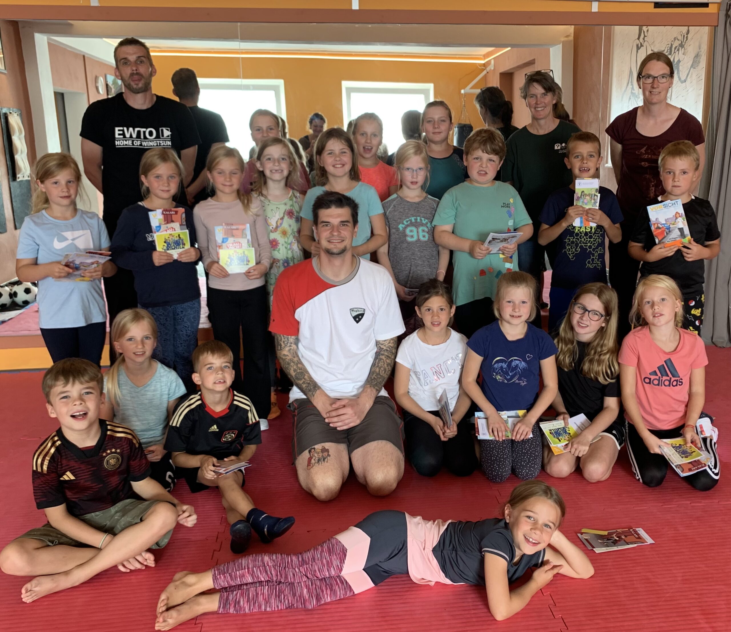 Beteiligte Kinder und Trainer/Trainerinnen